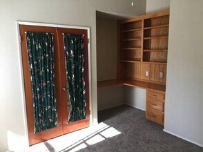 8720 WILLOW Spgs in Bakersfield, CA - Building Photo - Building Photo