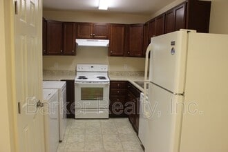 201 E Ransom St in Fuquay Varina, NC - Building Photo - Building Photo