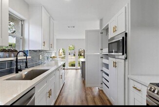 2831 Kenross St in Houston, TX - Building Photo - Building Photo