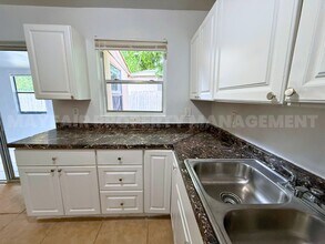 380 Kingsbridge St in Boca Raton, FL - Building Photo - Building Photo