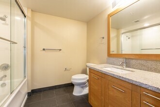 170 King St, Unit 737 in San Francisco, CA - Building Photo - Building Photo