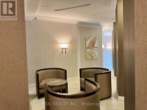 45-2845 Kingsbridge Garden Cir in Mississauga, ON - Building Photo - Building Photo