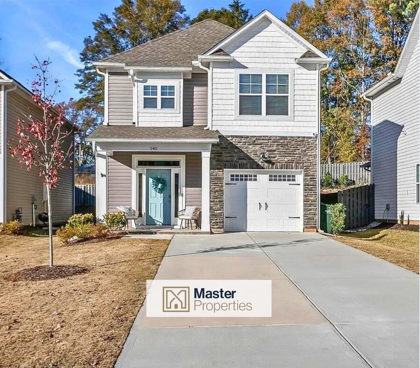 140 Highland Park Ct in Easley, SC - Building Photo