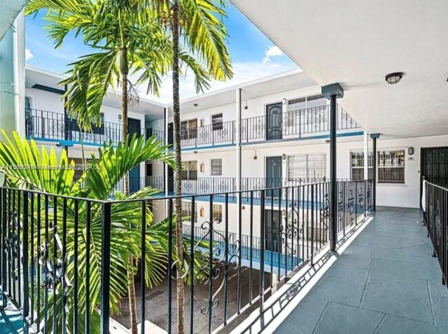1230 NE 139th St-Unit -405 in North Miami, FL - Building Photo - Building Photo