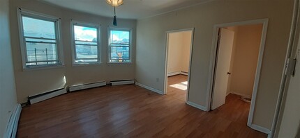 375 John F. Kennedy Blvd-Unit -2 in Bayonne, NJ - Building Photo - Building Photo