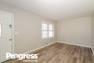 3276 Elm St in College Park, GA - Foto de edificio - Building Photo