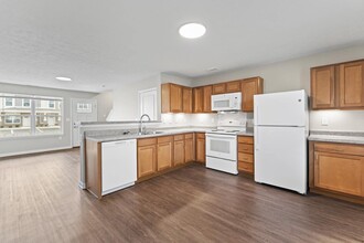 Pebble Village Townhomes in Noblesville, IN - Foto de edificio - Building Photo