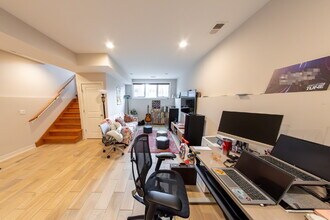 1110 N Christiana Ave in Chicago, IL - Building Photo - Building Photo