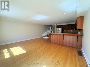 620-620 Ferguson Dr in Milton, ON - Building Photo - Building Photo