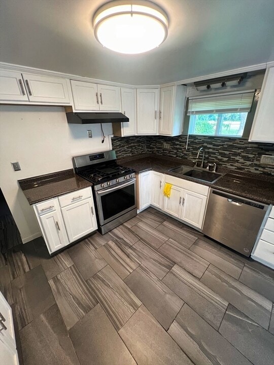 132 Miller St in Springfield, MA - Building Photo