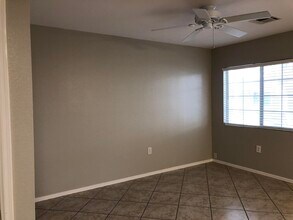 125 S 56th St in Mesa, AZ - Foto de edificio - Building Photo