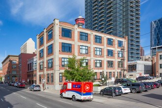 220 11th Ave SE in Calgary, AB - Building Photo - Building Photo