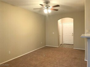 7151 S Durango Dr in Las Vegas, NV - Building Photo - Building Photo