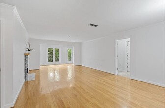 3203 Lenox Rd NE in Atlanta, GA - Building Photo - Building Photo
