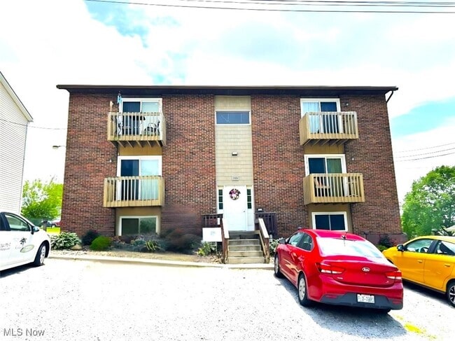 property at 105 Wildwood Dr