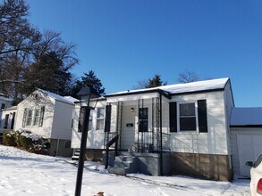 8829 Wiedle Pl in Jennings, MO - Building Photo - Building Photo