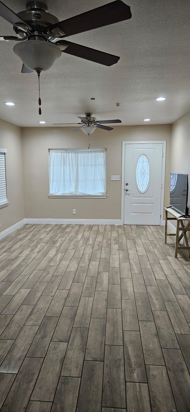 3139 E Lyell Ave in Fresno, CA - Foto de edificio - Building Photo