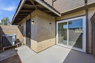 1814 W Village Way in Tempe, AZ - Building Photo - Building Photo
