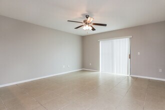 8308 Silverbell Loop in Brooksville, FL - Building Photo - Building Photo