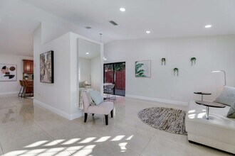 14517 SW 98th Terrace in Miami, FL - Building Photo - Building Photo