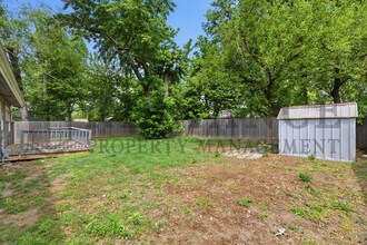 730 N Chipper Ln in Wichita, KS - Building Photo - Building Photo