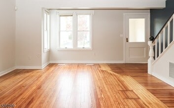 24 Montague Pl in Montclair, NJ - Building Photo - Building Photo