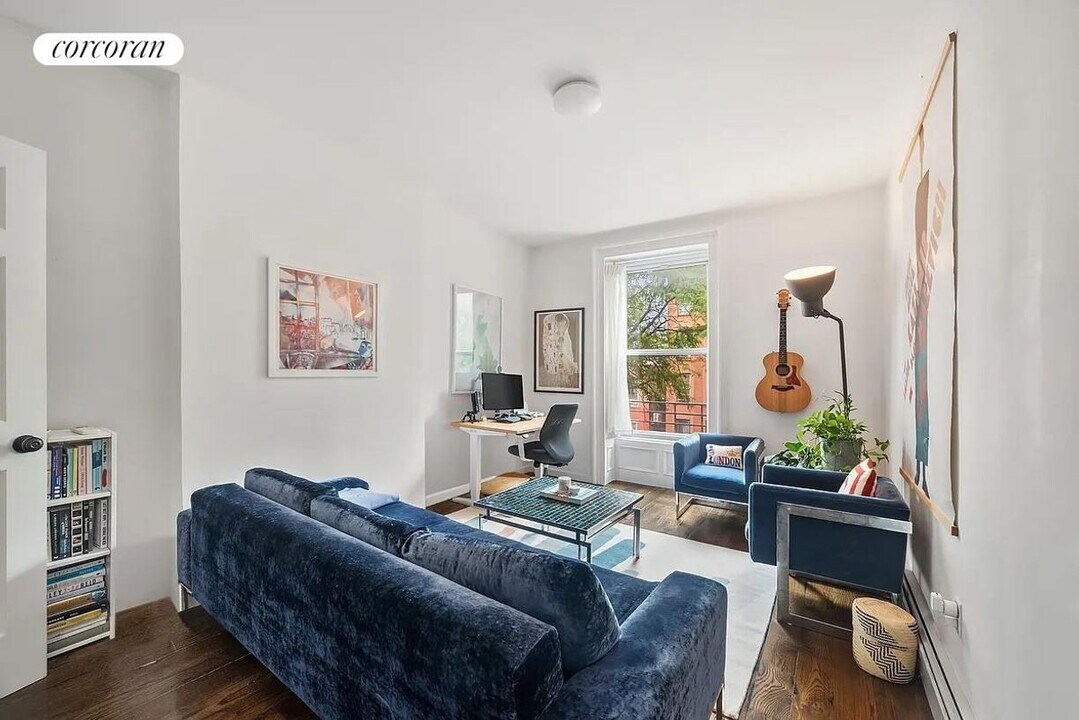 275 Vanderbilt Ave in Brooklyn, NY - Building Photo