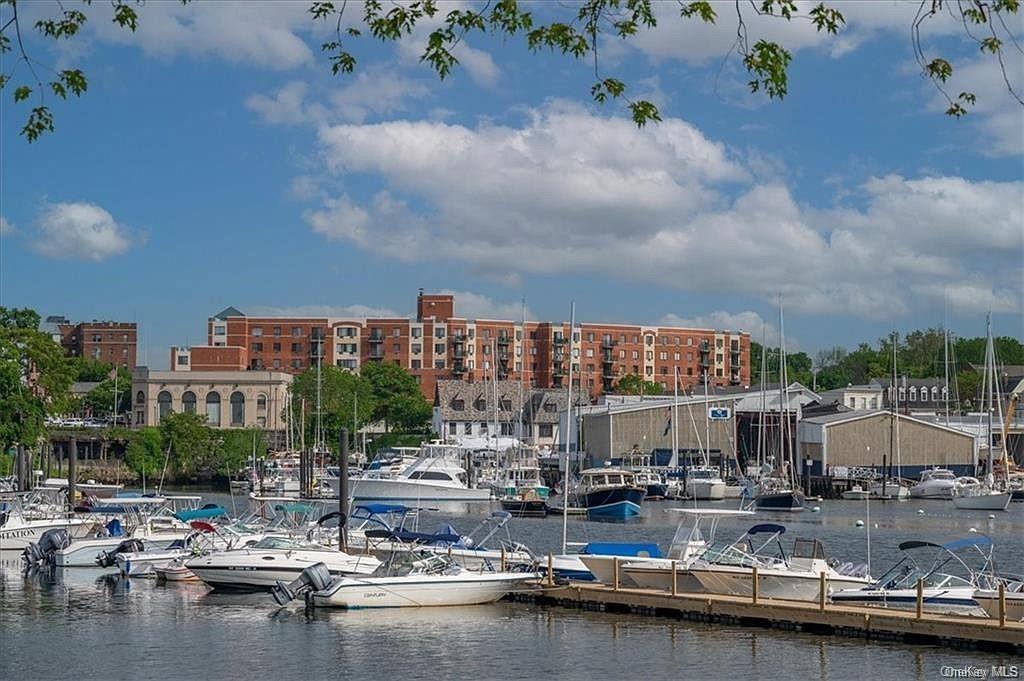123 Mamaroneck Ave-Unit -212 in Mamaroneck, NY - Building Photo