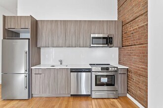 301 E 10th St, Unit 5 in New York, NY - Building Photo - Building Photo