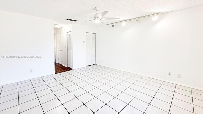 3200 NW 5th Terrace in Pompano Beach, FL - Foto de edificio - Building Photo