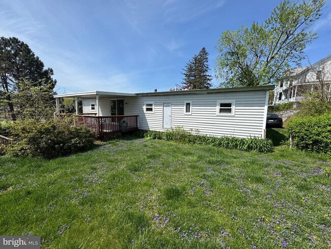 63 Roop St in Highspire, PA - Building Photo - Building Photo