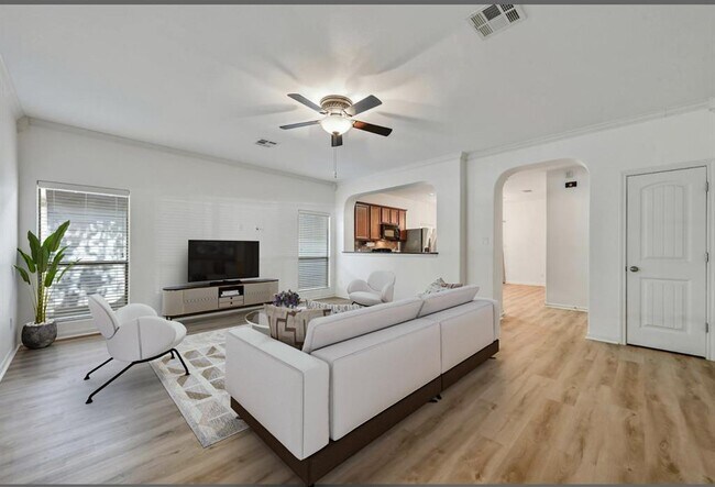 2408 Amur Dr in Austin, TX - Building Photo - Building Photo