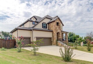 15621 Cabrillo Way in Bee Cave, TX - Building Photo - Building Photo