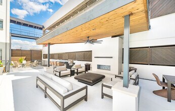 MAA North Hall in Dallas, TX - Building Photo - Building Photo