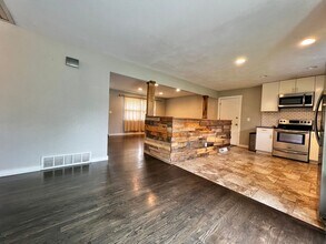 Beautifully Remodeled 5 Bed 2 Bath House i in Fort Collins, CO - Building Photo - Building Photo