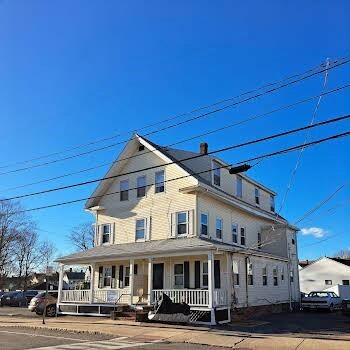 25 Pond St in Natick, MA - Building Photo