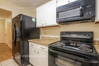 7 Redberry Ct in Spring, TX - Foto de edificio - Building Photo