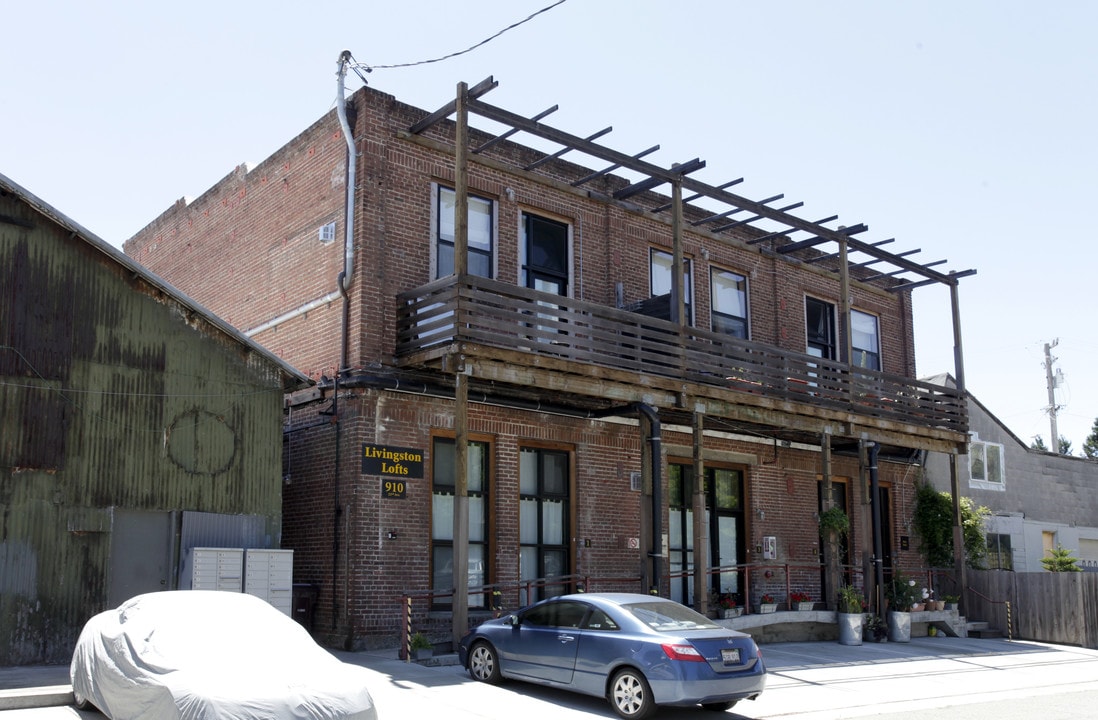 Livingston Lofts in Oakland, CA - Building Photo