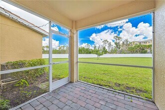 3737 Crofton Court in Ft. Myers, FL - Building Photo - Building Photo