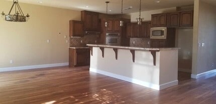 3626 Azure Dr in Bakersfield, CA - Building Photo - Building Photo