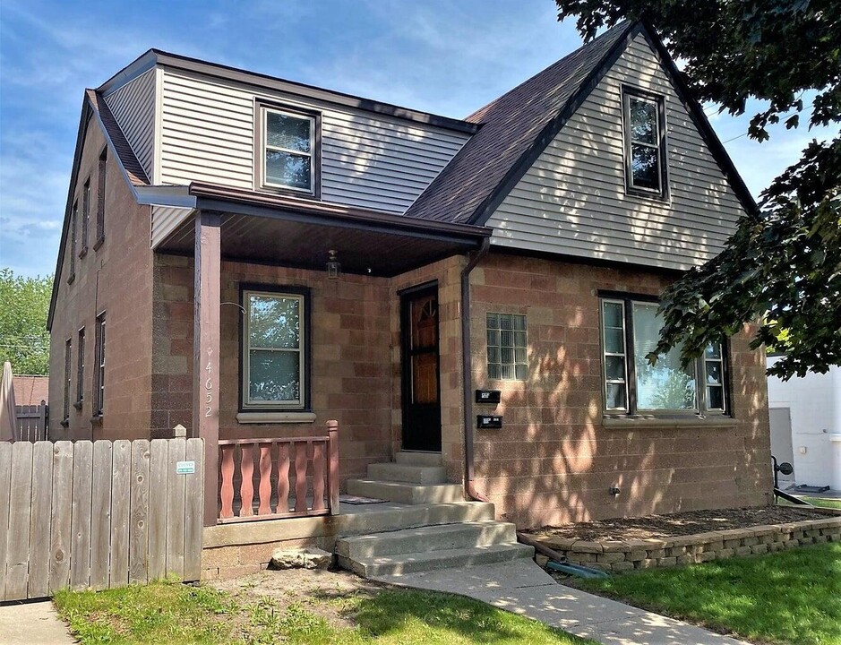 4652 S Lenox St in Milwaukee, WI - Foto de edificio