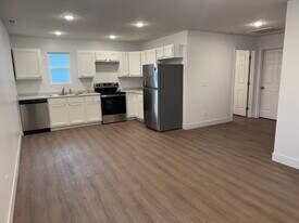 Sunrise Suites Apartments in Bedford, IN - Building Photo