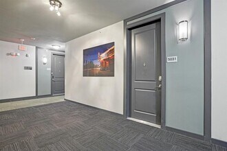 1900 Barton Springs Rd in Austin, TX - Building Photo - Building Photo