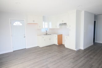 1231 E 53rd St in Long Beach, CA - Building Photo - Building Photo