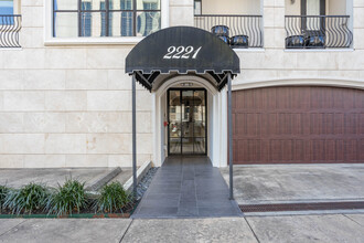 Chateau 10 in Houston, TX - Foto de edificio - Building Photo