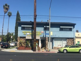 5892 Orange Ave in Long Beach, CA - Building Photo