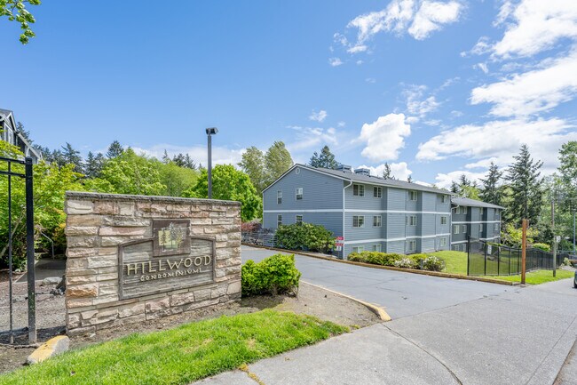 Hillwood Condominiums in Des Moines, WA - Foto de edificio - Building Photo