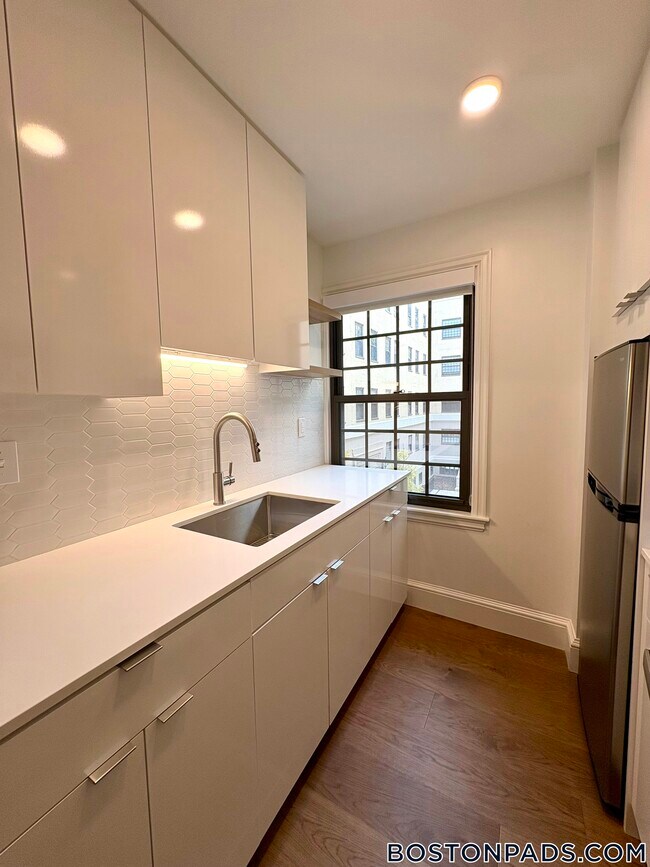 1200 Massachusetts Ave in Cambridge, MA - Building Photo - Building Photo