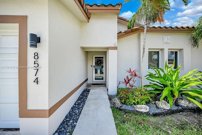 8574 SW 211th Terrace in Cutler Bay, FL - Building Photo - Building Photo
