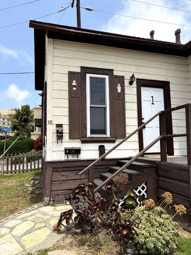 property at 38 N Laurel St